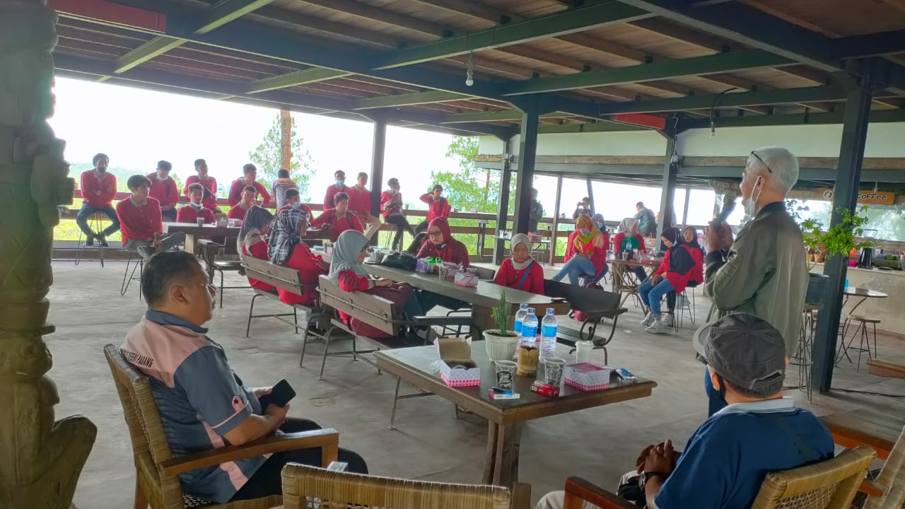 “Studi Lapangan Pemandu Wisata Ekowisata Kota Solok ke Lawang Park Soul”